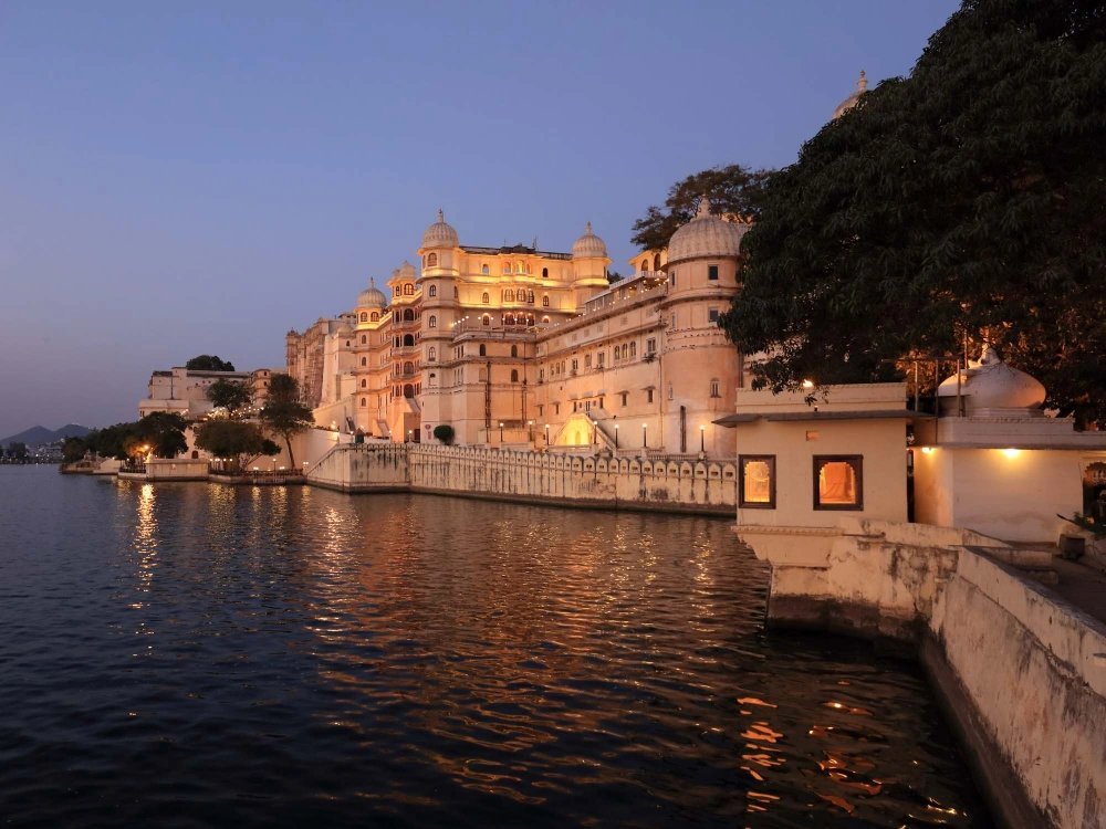 The Maharajas' Express: A Sovereign Journey Through the Splendour of North India